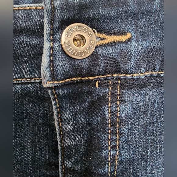 Chico's Platinum Blue Denim 5 pocket Jeans size 12 short - Picture 4 of 8